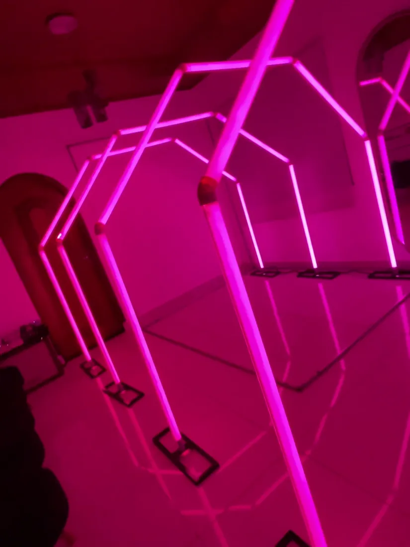Túnel de Arcos de LED em rosa
