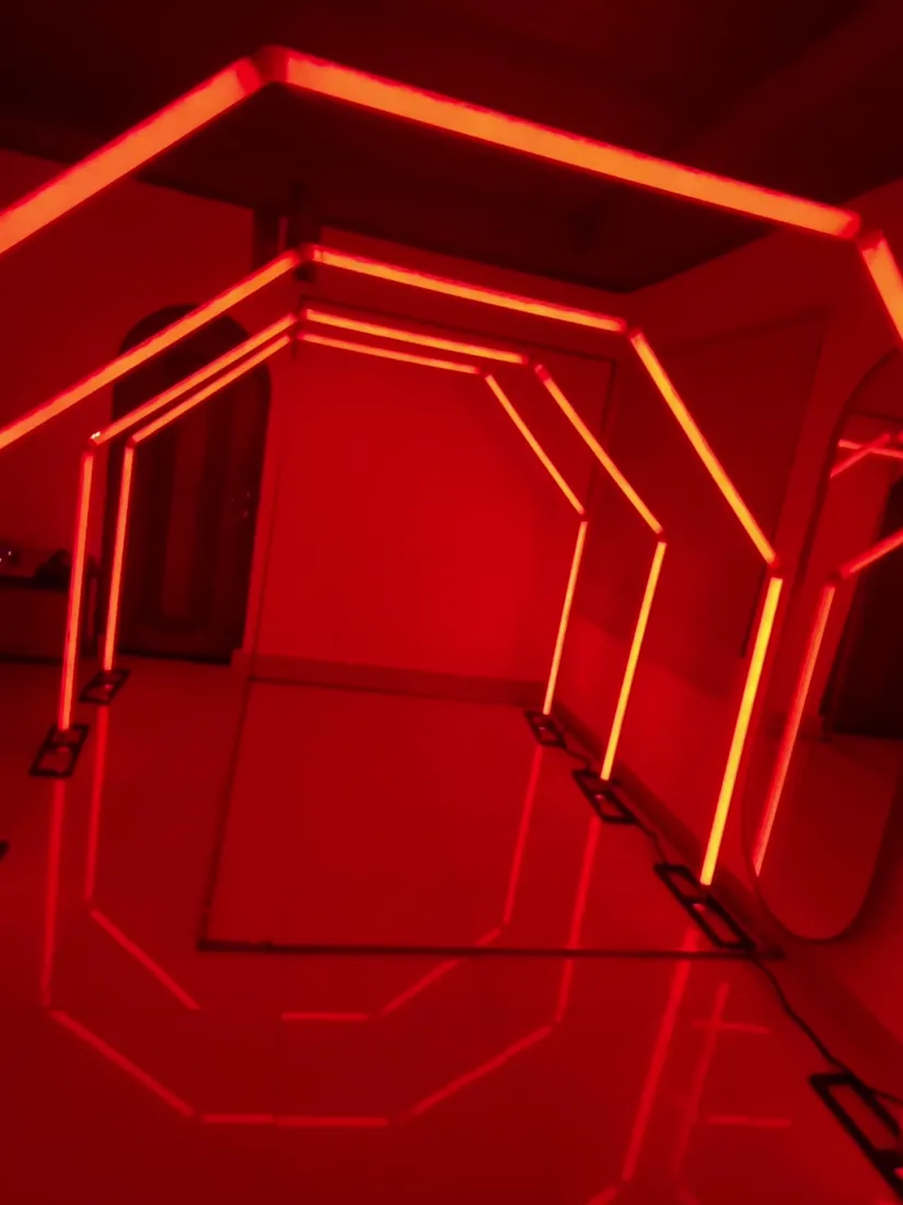 Túnel de Arcos de LED em vermelho