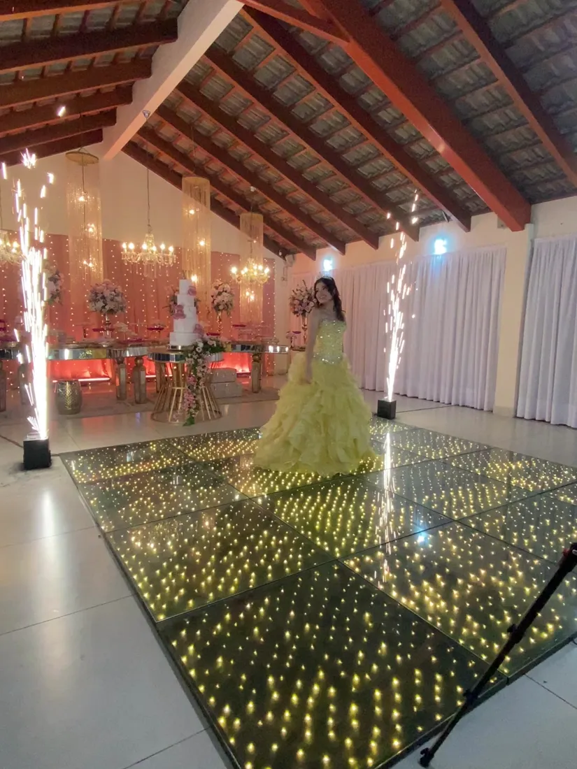 Debutante com faíscas frias