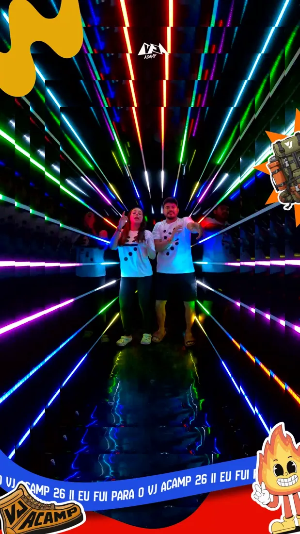 Convidados dançando no Túnel Infinity